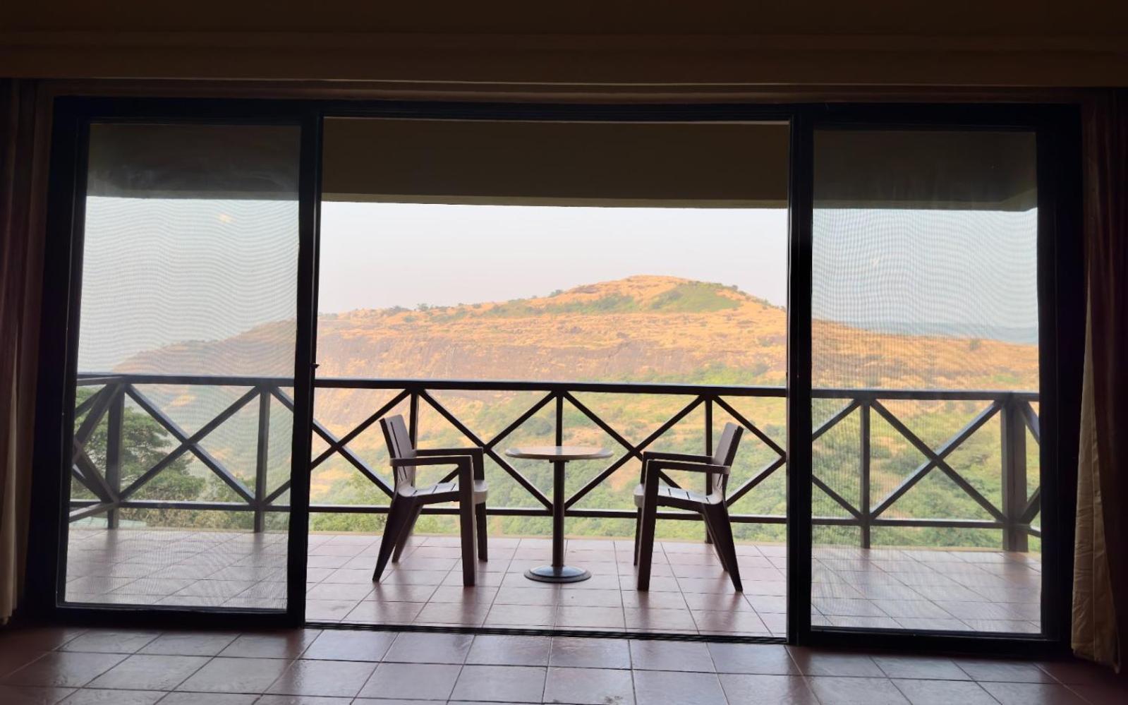 Upper Deck Resort - Stay And Relax At The Highest Peak Лонавла Екстер'єр фото