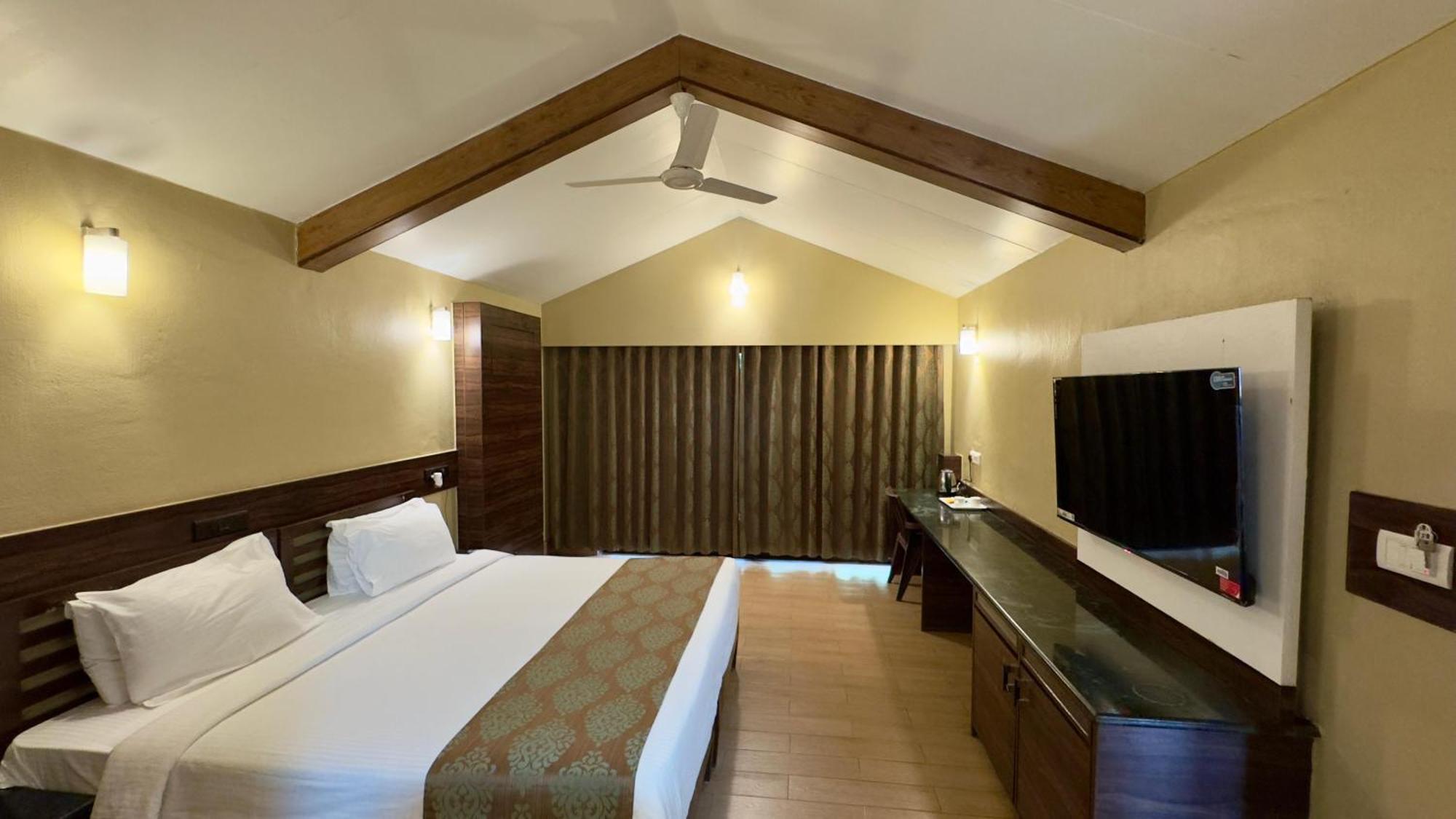 Upper Deck Resort - Stay And Relax At The Highest Peak Лонавла Екстер'єр фото