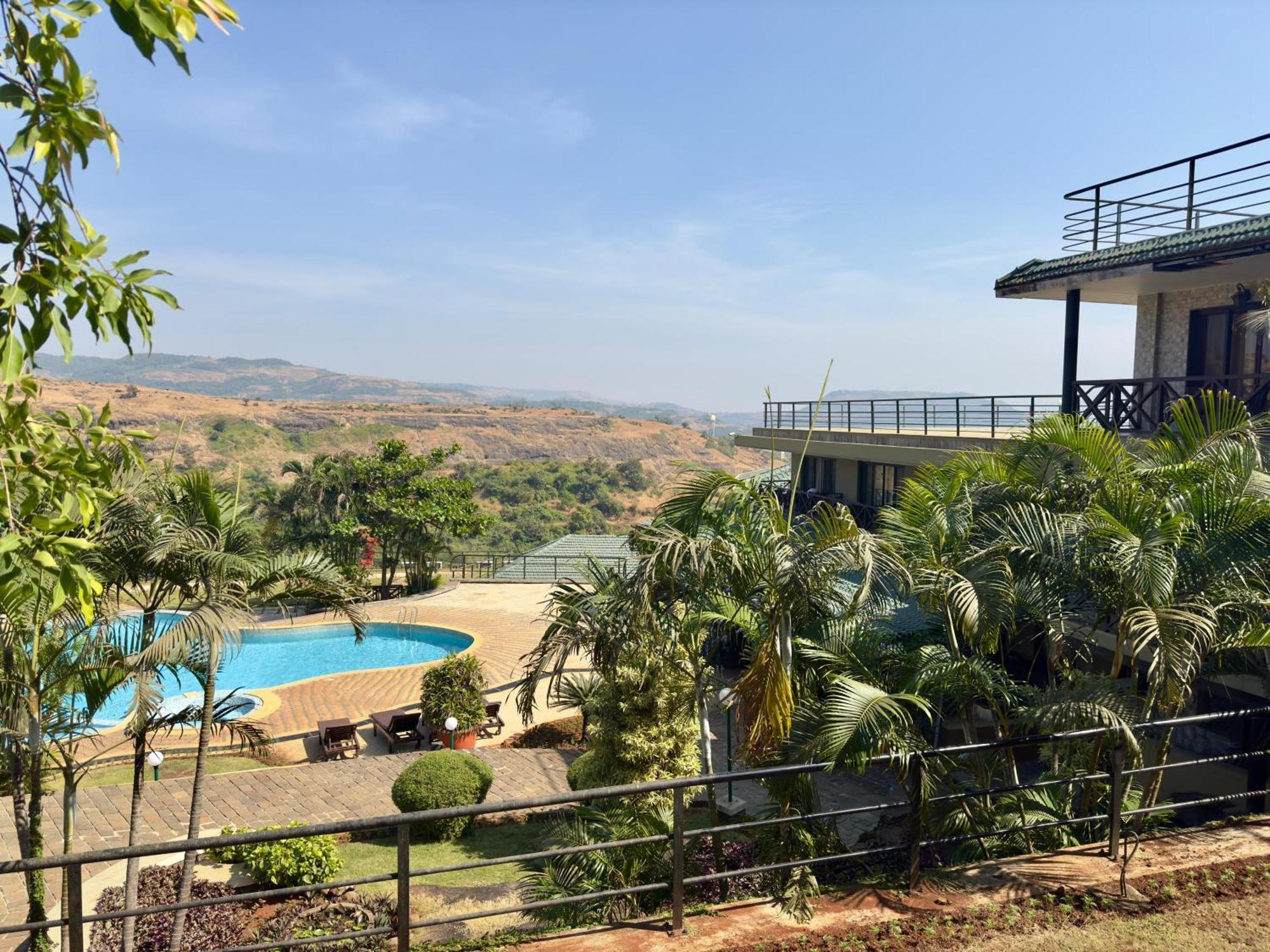 Upper Deck Resort - Stay And Relax At The Highest Peak Лонавла Екстер'єр фото