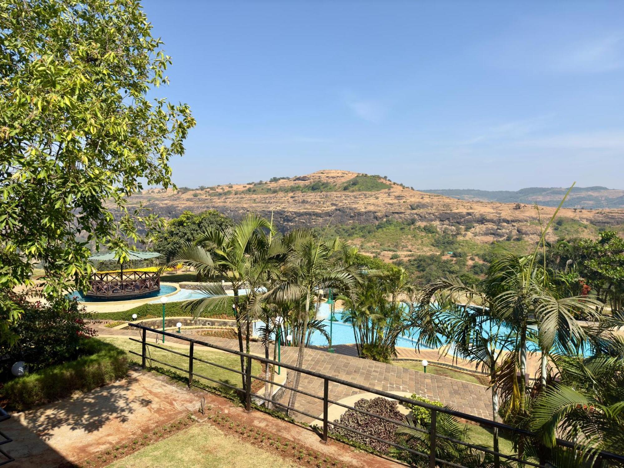Upper Deck Resort - Stay And Relax At The Highest Peak Лонавла Екстер'єр фото