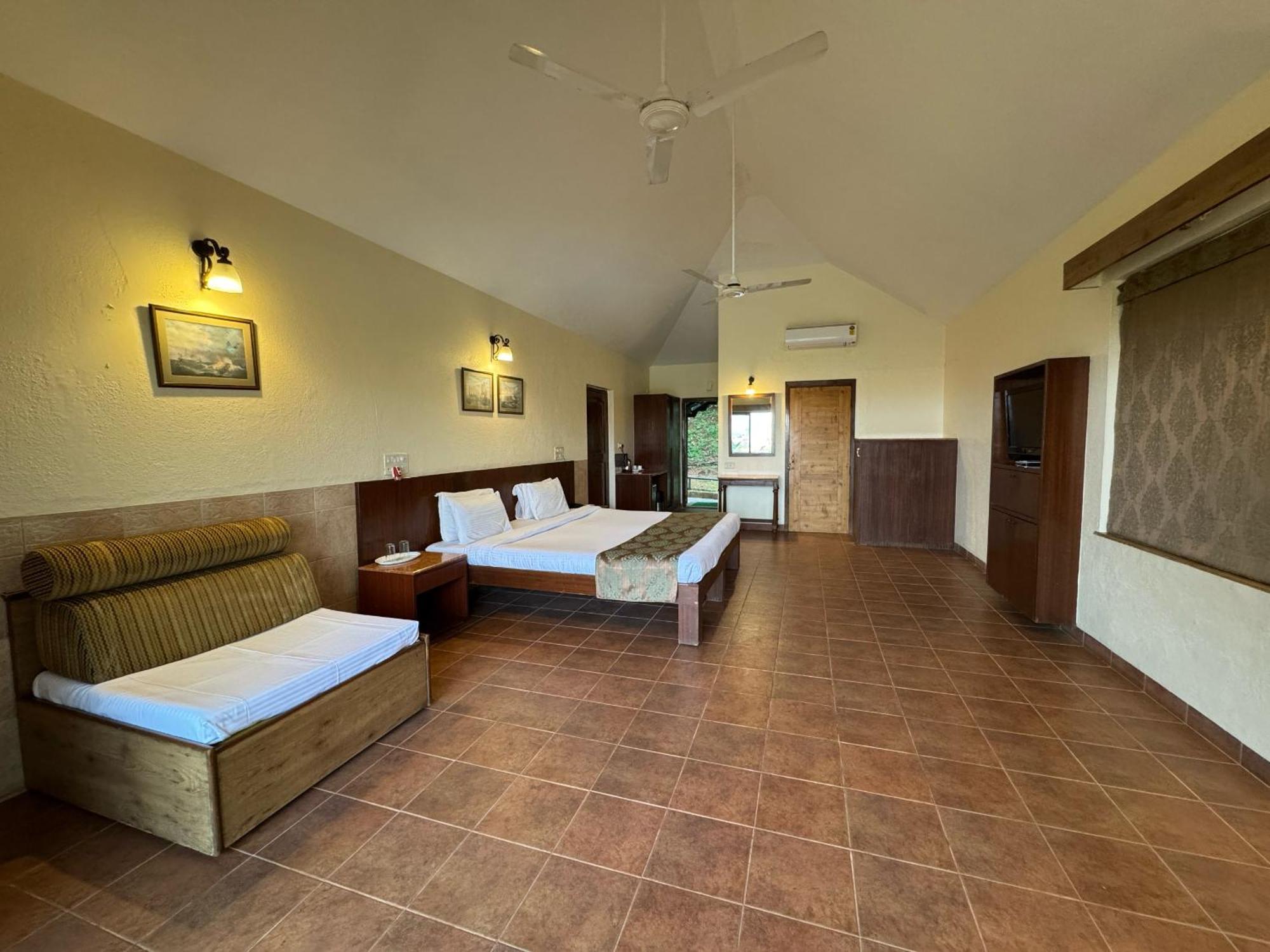 Upper Deck Resort - Stay And Relax At The Highest Peak Лонавла Екстер'єр фото