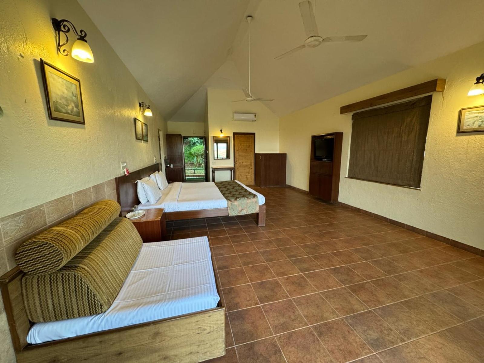 Upper Deck Resort - Stay And Relax At The Highest Peak Лонавла Екстер'єр фото