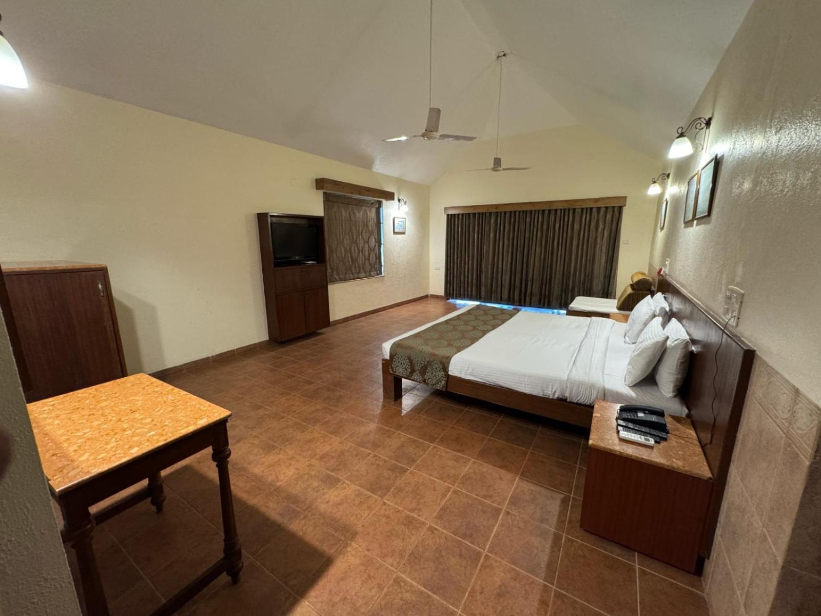 Upper Deck Resort - Stay And Relax At The Highest Peak Лонавла Екстер'єр фото
