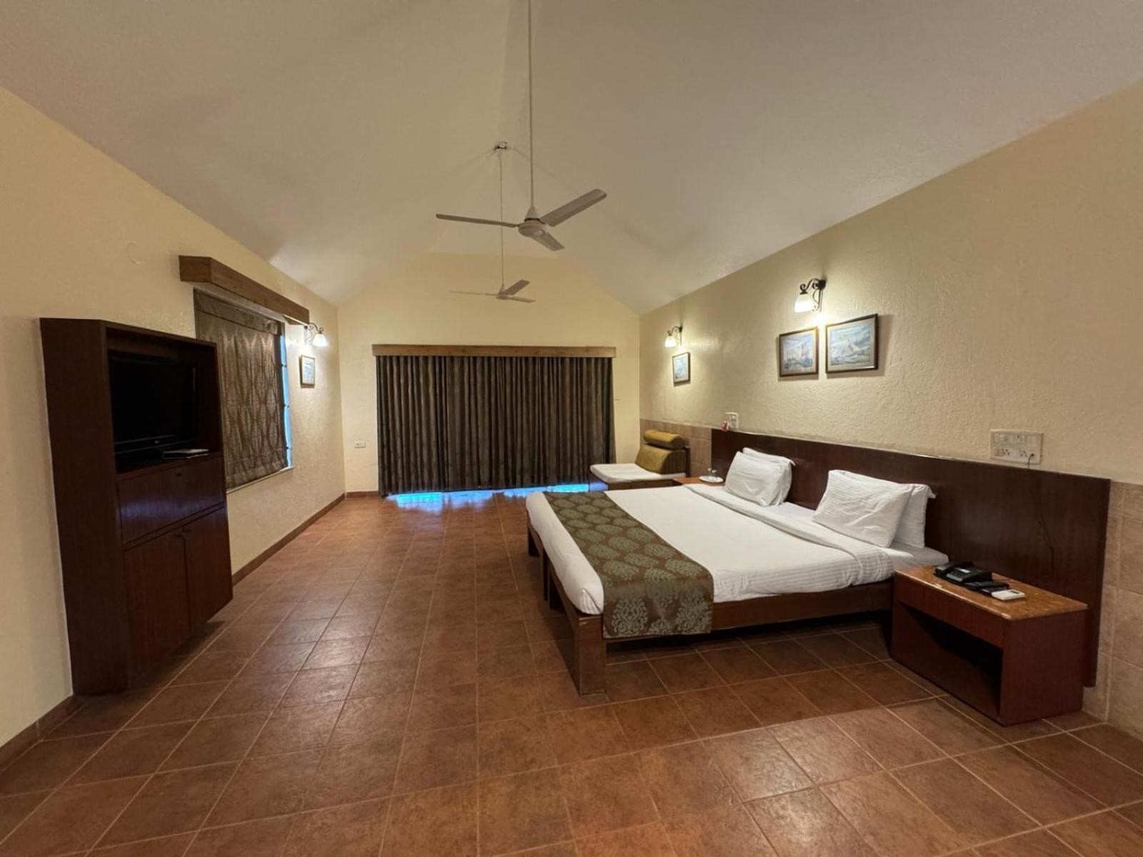 Upper Deck Resort - Stay And Relax At The Highest Peak Лонавла Екстер'єр фото