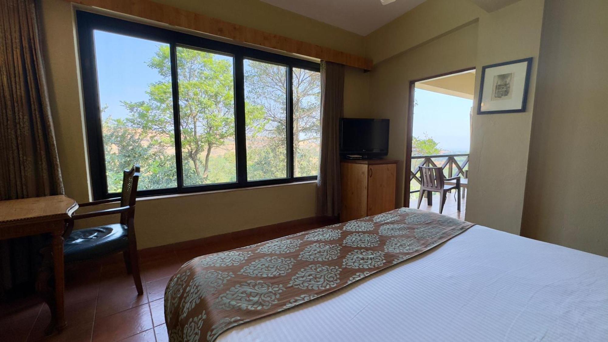Upper Deck Resort - Stay And Relax At The Highest Peak Лонавла Екстер'єр фото