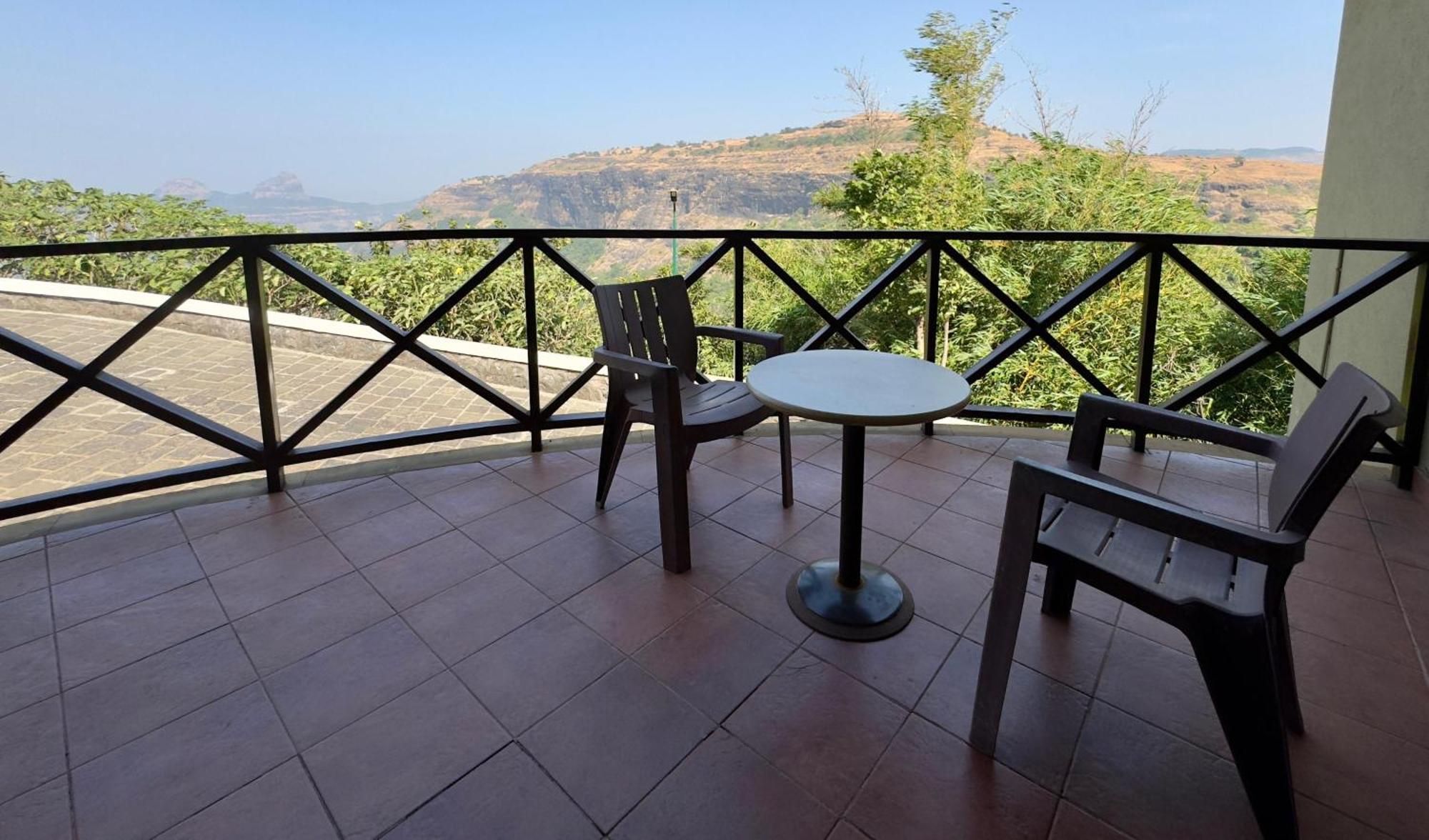 Upper Deck Resort - Stay And Relax At The Highest Peak Лонавла Екстер'єр фото