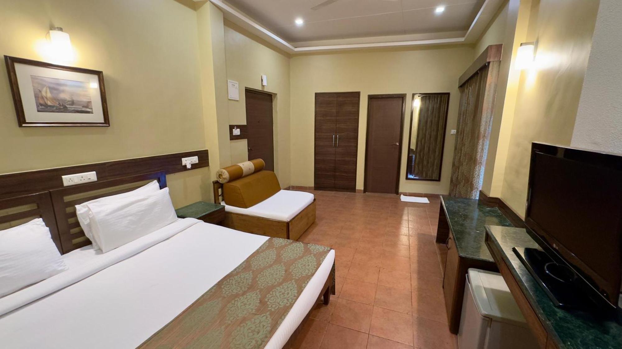 Upper Deck Resort - Stay And Relax At The Highest Peak Лонавла Екстер'єр фото