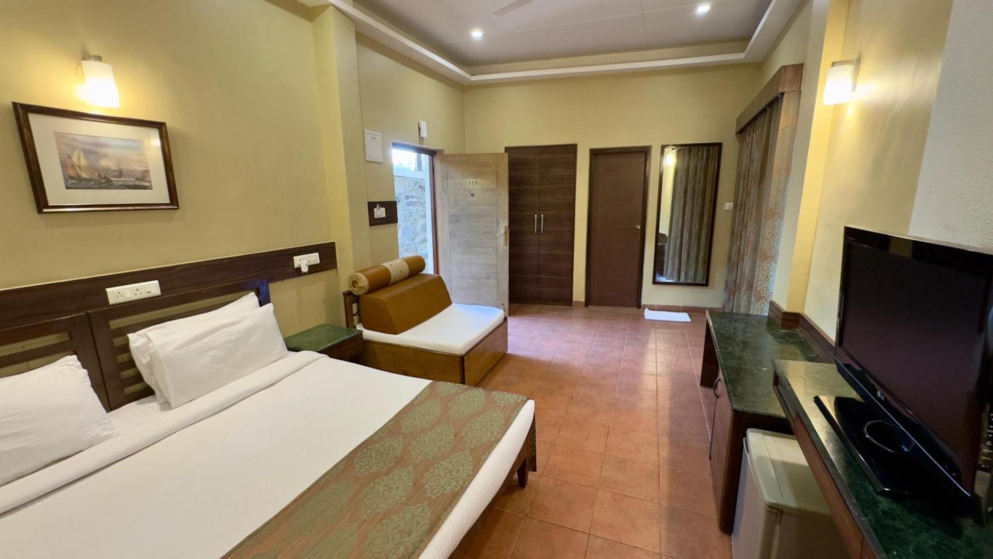 Upper Deck Resort - Stay And Relax At The Highest Peak Лонавла Екстер'єр фото