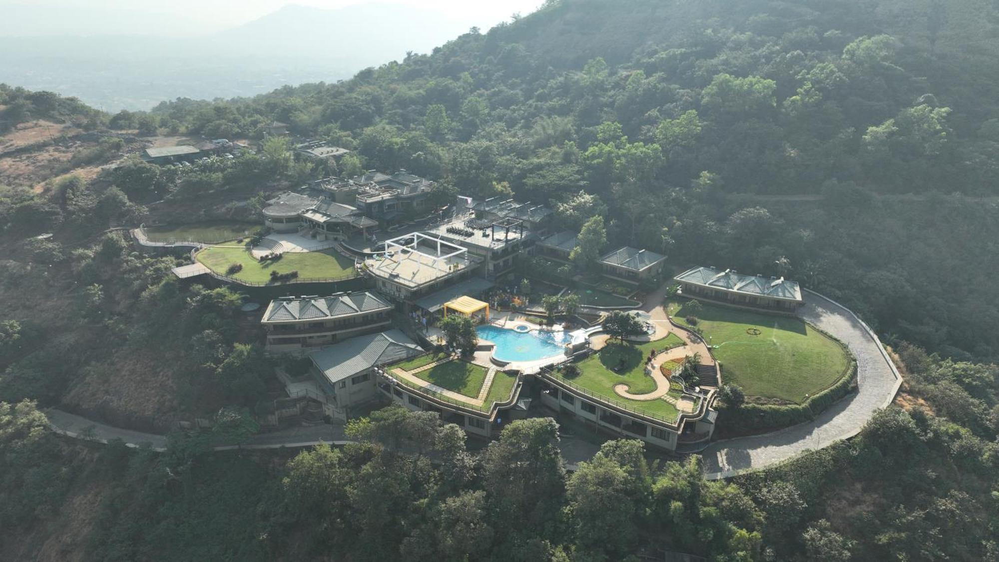 Upper Deck Resort - Stay And Relax At The Highest Peak Лонавла Екстер'єр фото