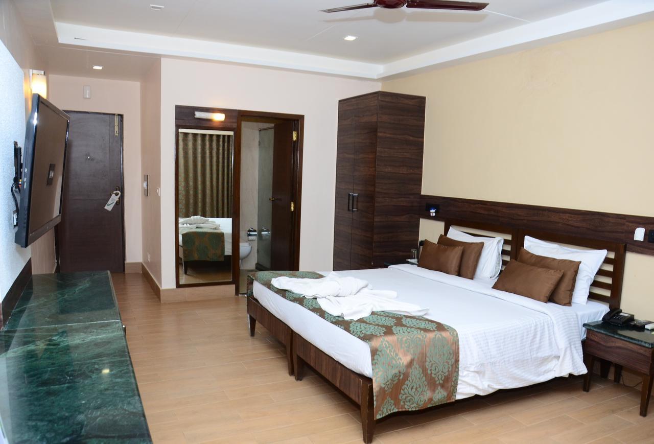 Upper Deck Resort - Stay And Relax At The Highest Peak Лонавла Екстер'єр фото